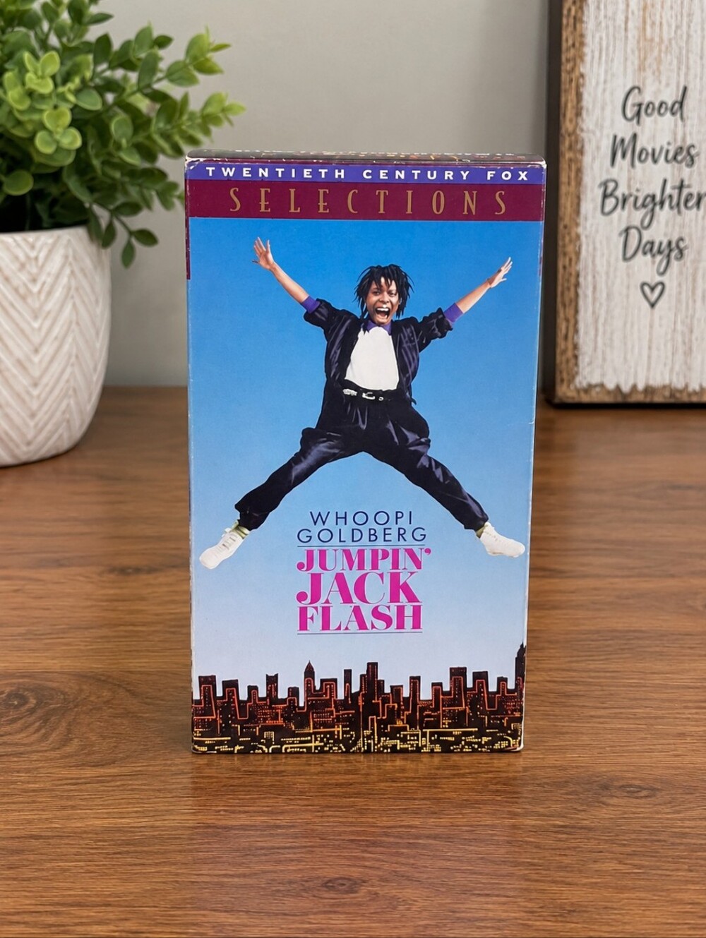 Jumpin' Jack Flash 1986 ‧ Comedy/Spy ‧ 1h 40m vhr tape